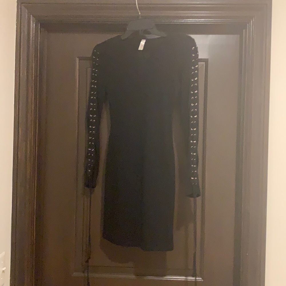 NWT - black t-shirt dress w/ looped sleeve detail